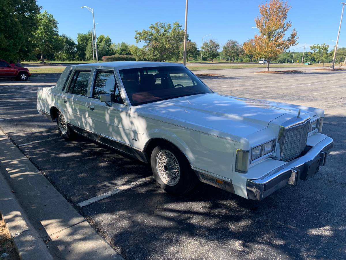 Lincoln-1986-white-2