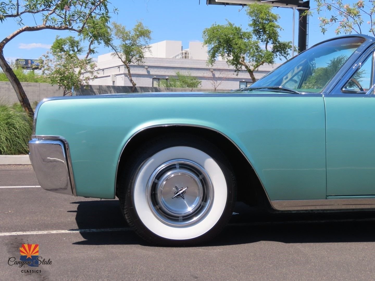 Lincoln-Continental-1961-Convertible-15