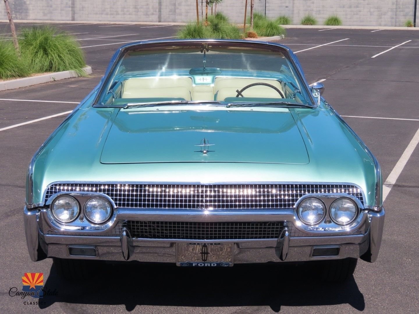 Lincoln-Continental-1961-Convertible-29