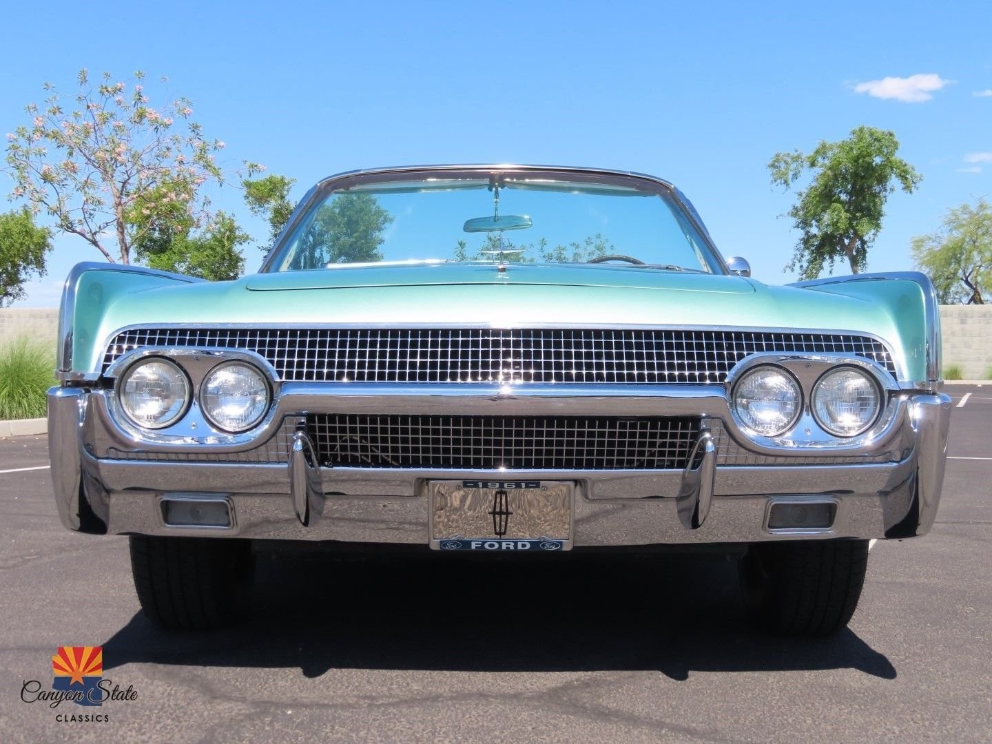 Lincoln-Continental-1961-Convertible-30