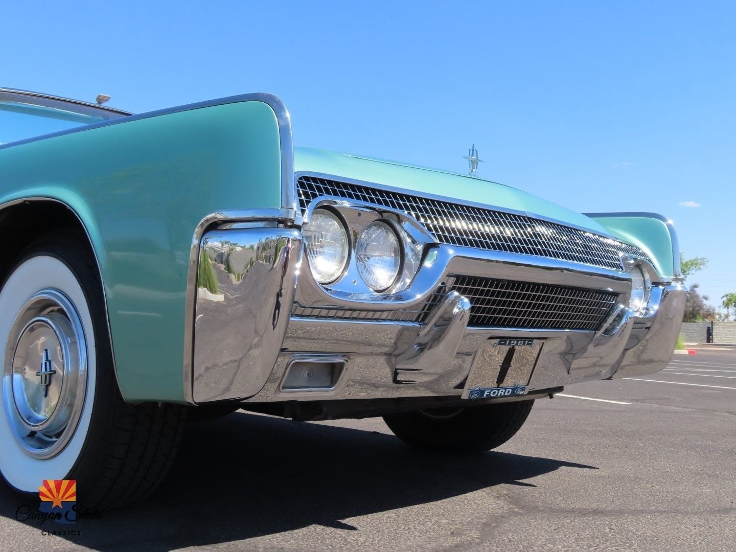 Lincoln-Continental-1961-Convertible-32