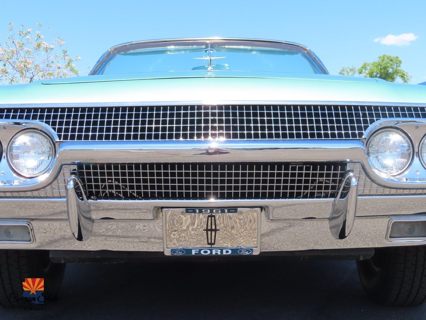 Lincoln-Continental-1961-Convertible-34