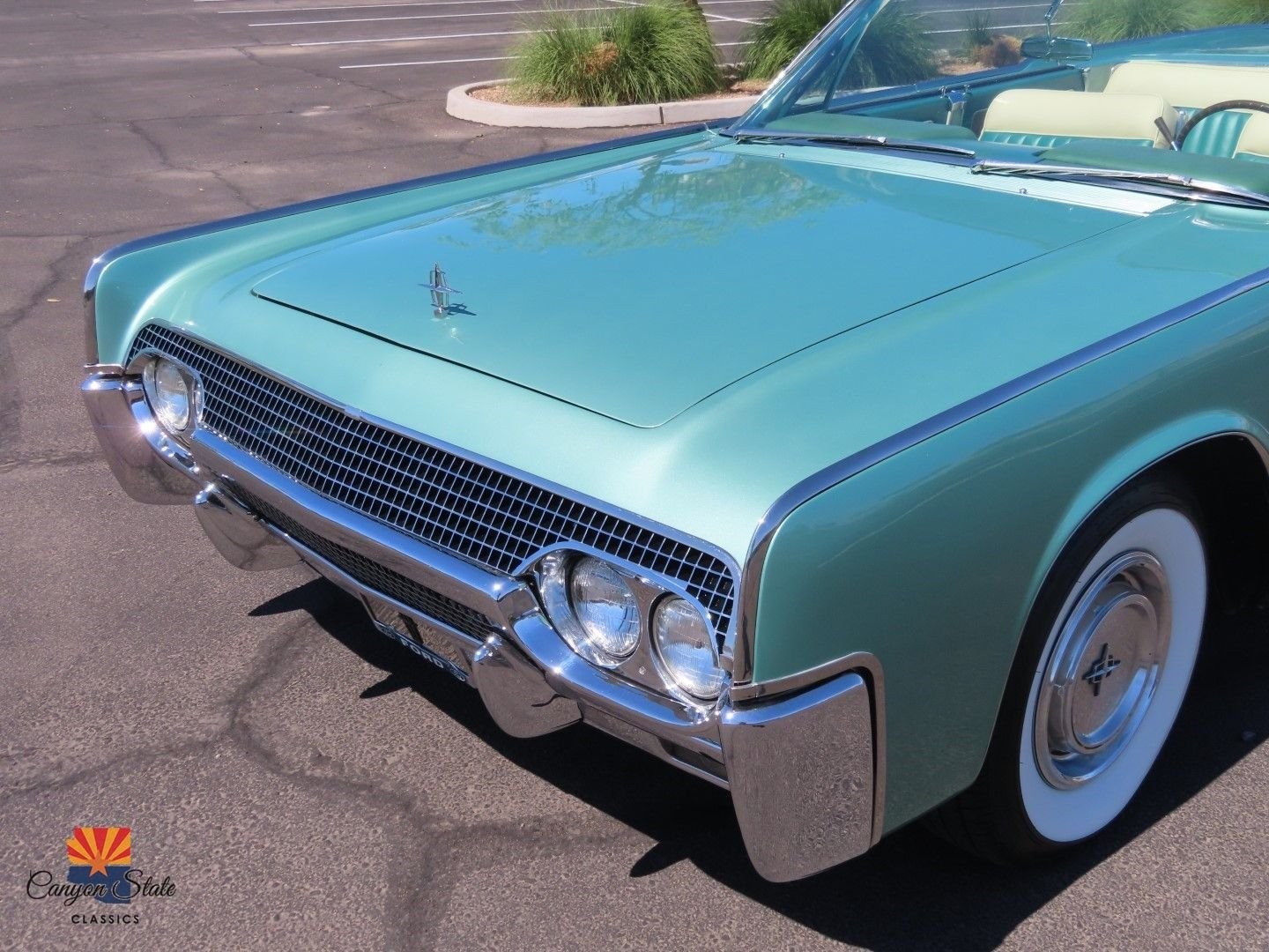 Lincoln-Continental-1961-Convertible-35