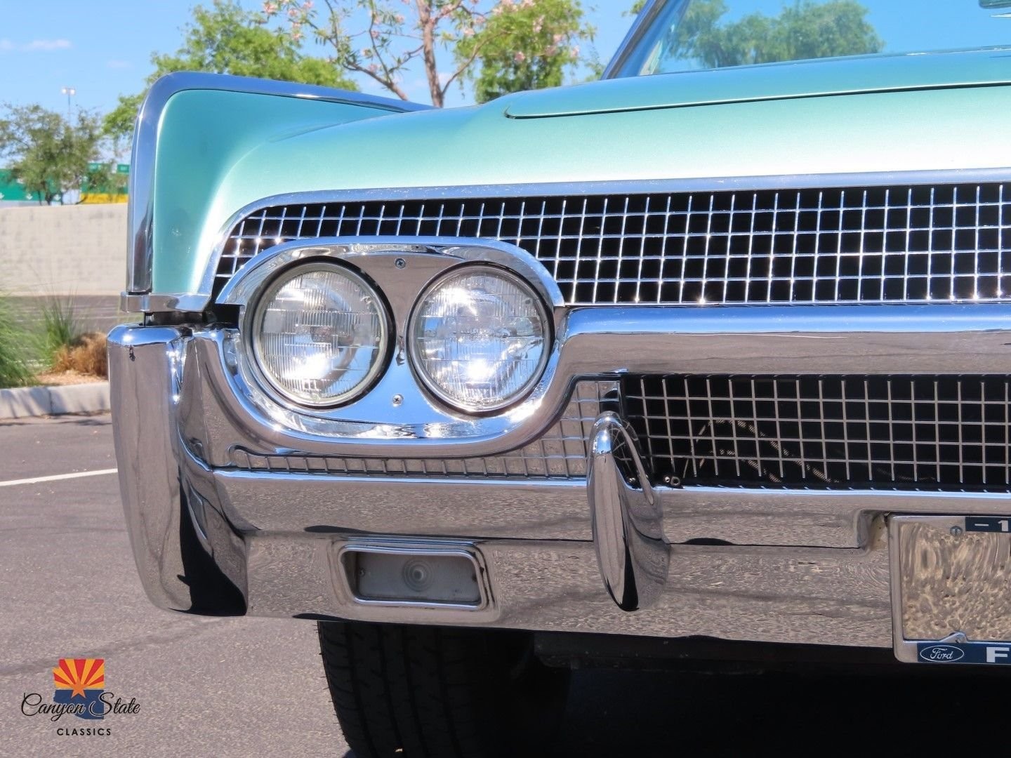 Lincoln-Continental-1961-Convertible-37
