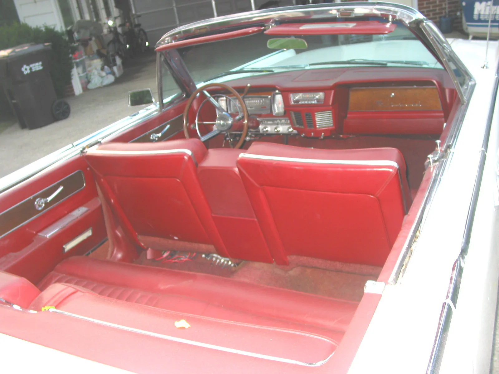 Lincoln-Continental-1963-White-Burgundy-1