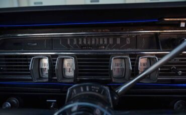 Lincoln-Continental-1965-4-Door-37