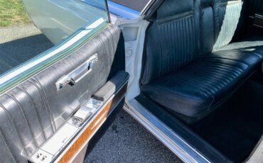 Lincoln-Continental-1967-Off-White-Black-18
