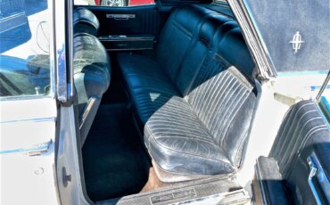 Lincoln-Continental-1967-Off-White-Black-19