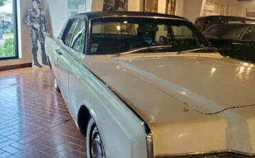 Lincoln-Continental-1967-Off-White-Black-40