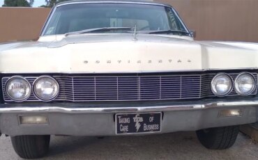 Lincoln-Continental-1967-Off-White-Black-42