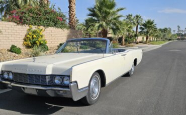 Lincoln-Continental-1967-White-Blue-10
