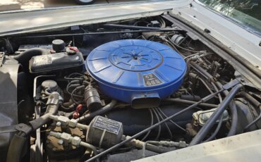 Lincoln-Continental-1967-White-Blue-2