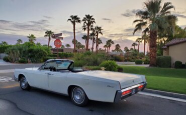 Lincoln-Continental-1967-White-Blue-4