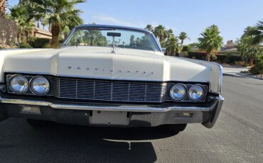 Lincoln-Continental-1967-White-Blue-6
