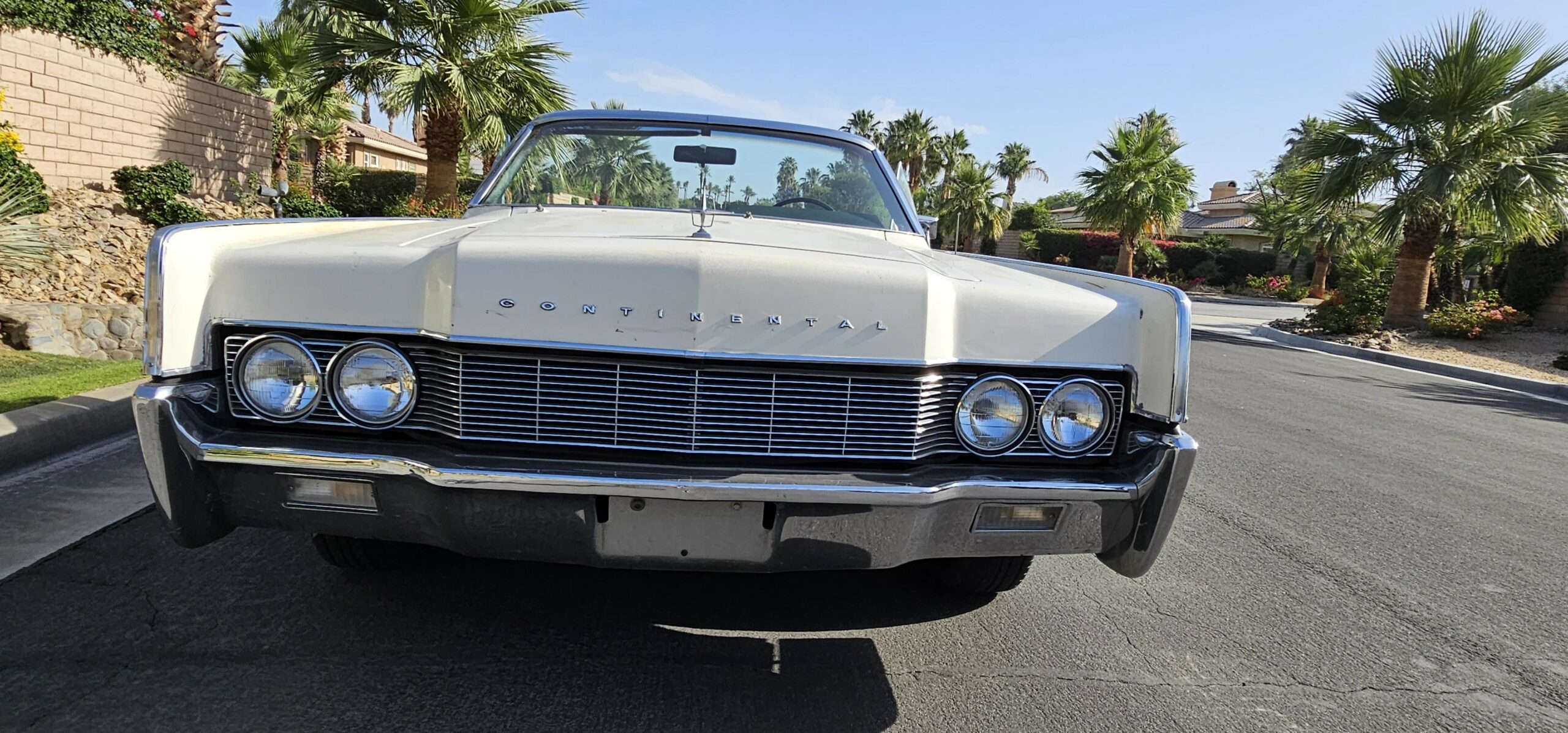 Lincoln-Continental-1967-White-Blue-6