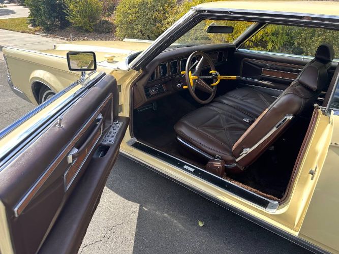 Lincoln-Continental-1971-1