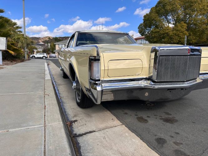 Lincoln-Continental-1971-12