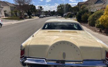 Lincoln-Continental-1971-13