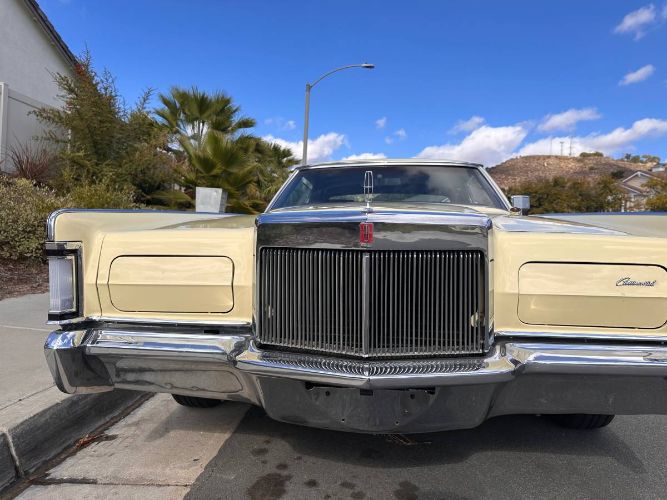 Lincoln-Continental-1971-15