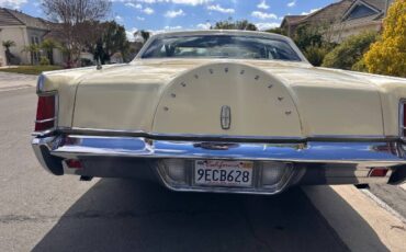 Lincoln-Continental-1971-17