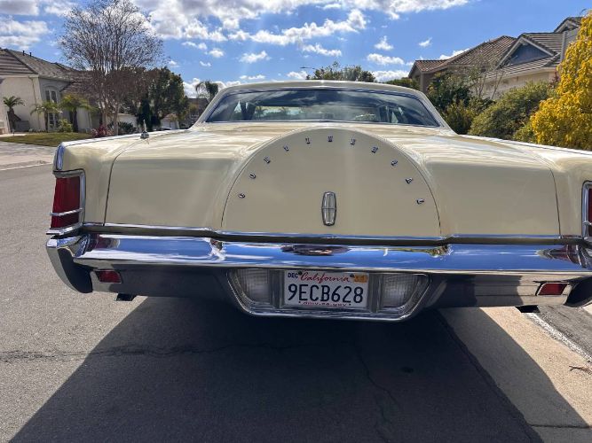 Lincoln-Continental-1971-17