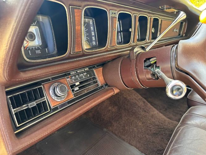 Lincoln-Continental-1971-4