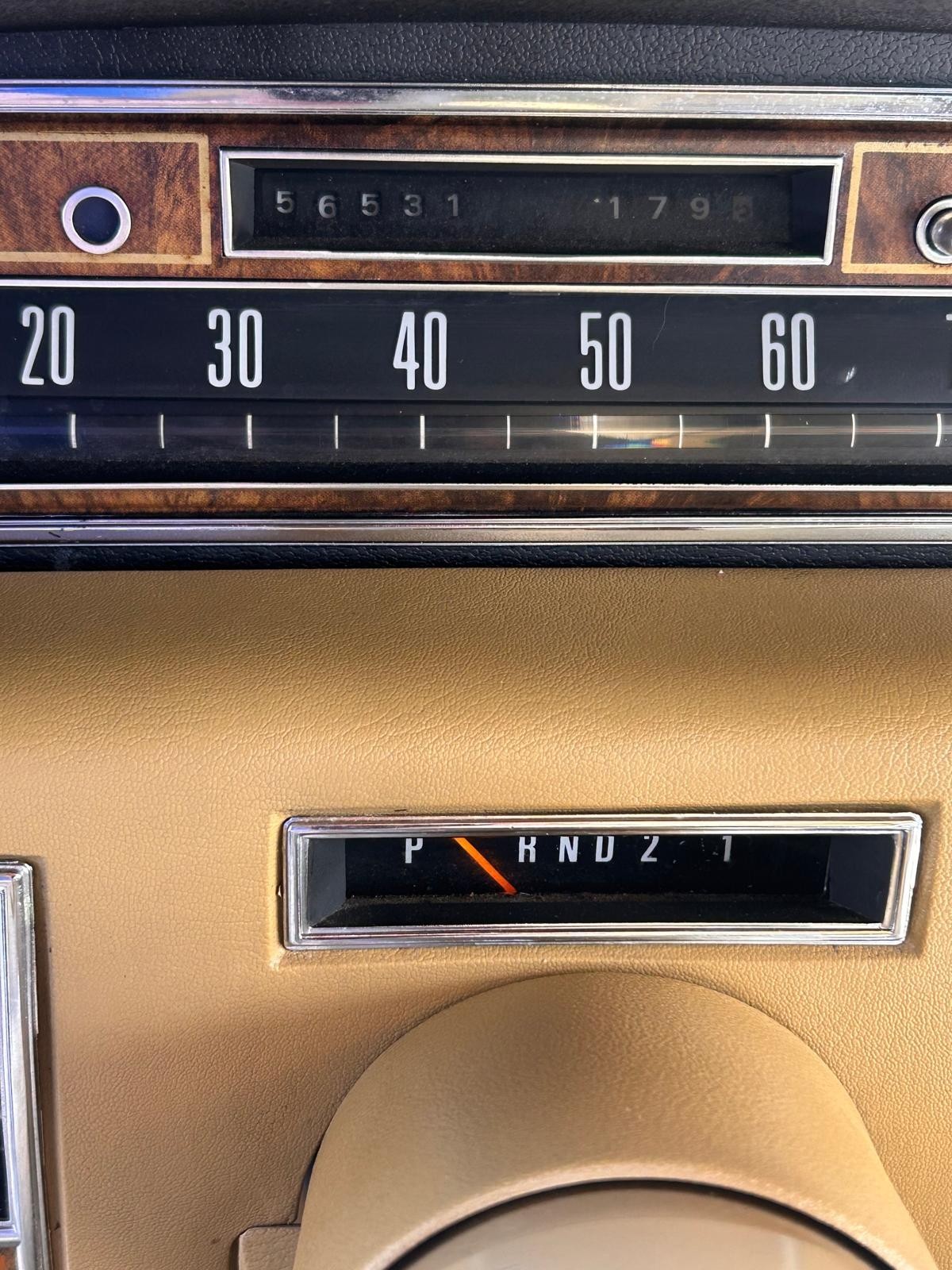Lincoln-Continental-1977-Sedan-1