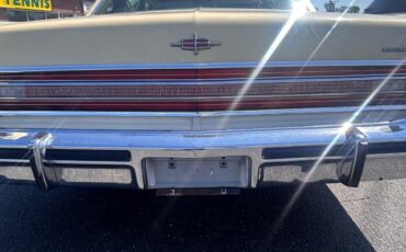 Lincoln-Continental-1977-Sedan-12