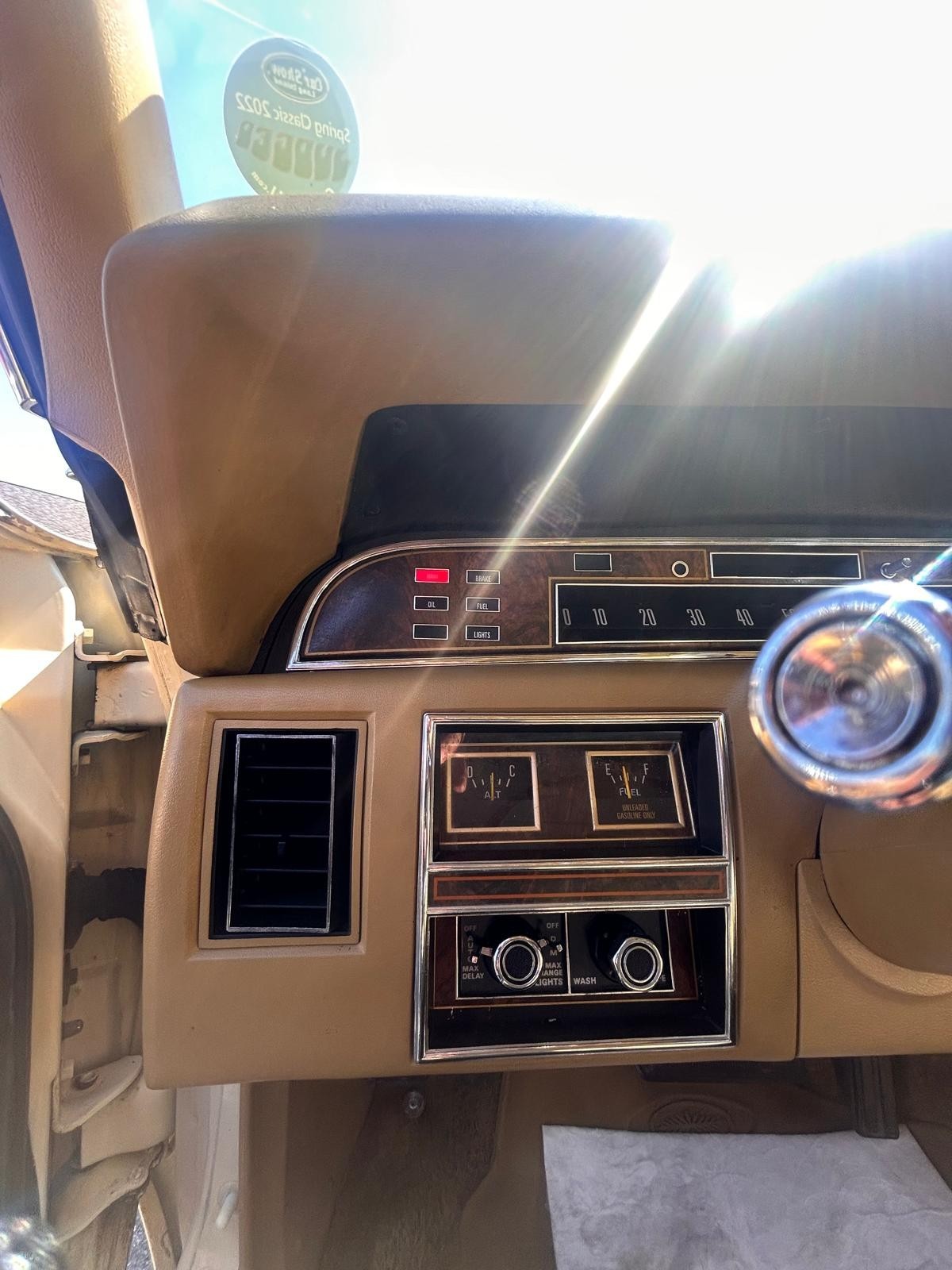 Lincoln-Continental-1977-Sedan-3