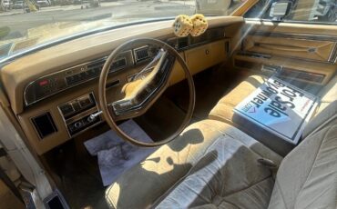Lincoln-Continental-1977-Sedan-7