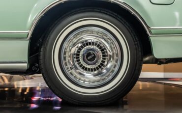 Lincoln-Continental-1978-Jade-Moondust-Metall-39