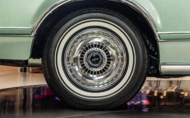 Lincoln-Continental-1978-Jade-Moondust-Metall-40