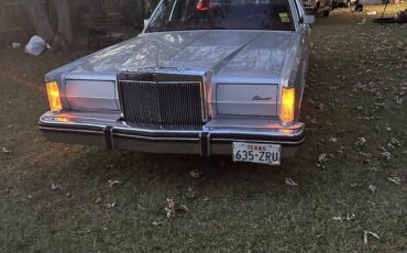 Lincoln-Continental-1983-Compact-1