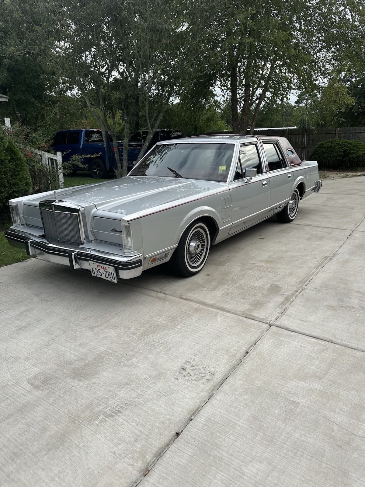 Lincoln-Continental-1983-Compact-3