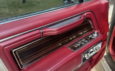 Lincoln-Continental-1983-Compact-4