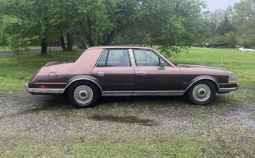 Lincoln-Continental-1987-Sedan-2