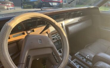 Lincoln-Continental-1987-Sedan-4