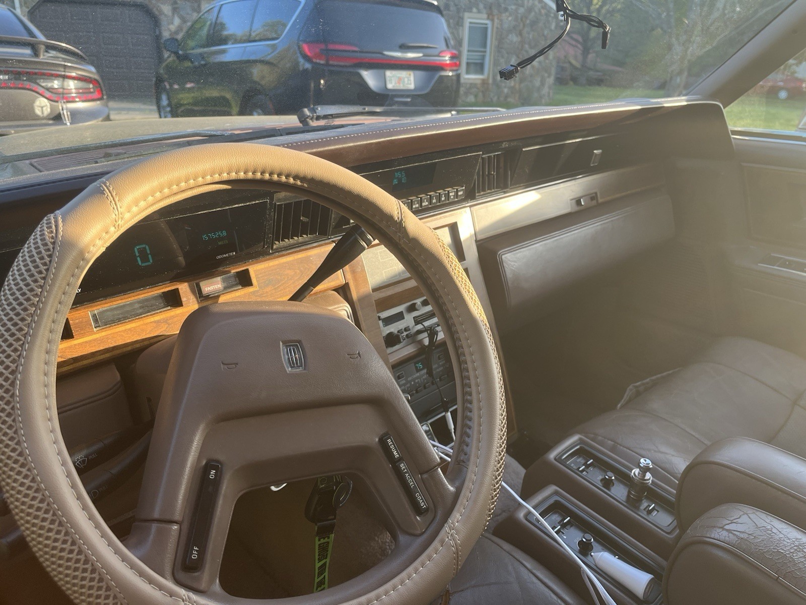 Lincoln-Continental-1987-Sedan-4