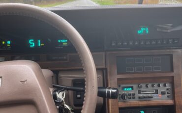 Lincoln-Continental-1987-Sedan-8