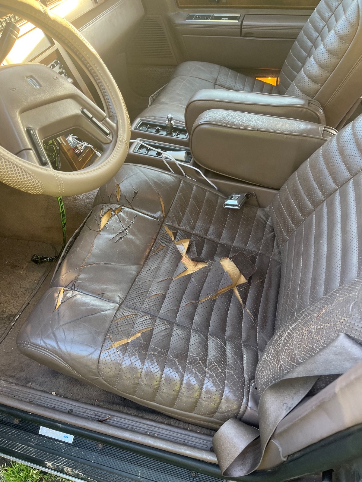 Lincoln-Continental-1987-Sedan-9