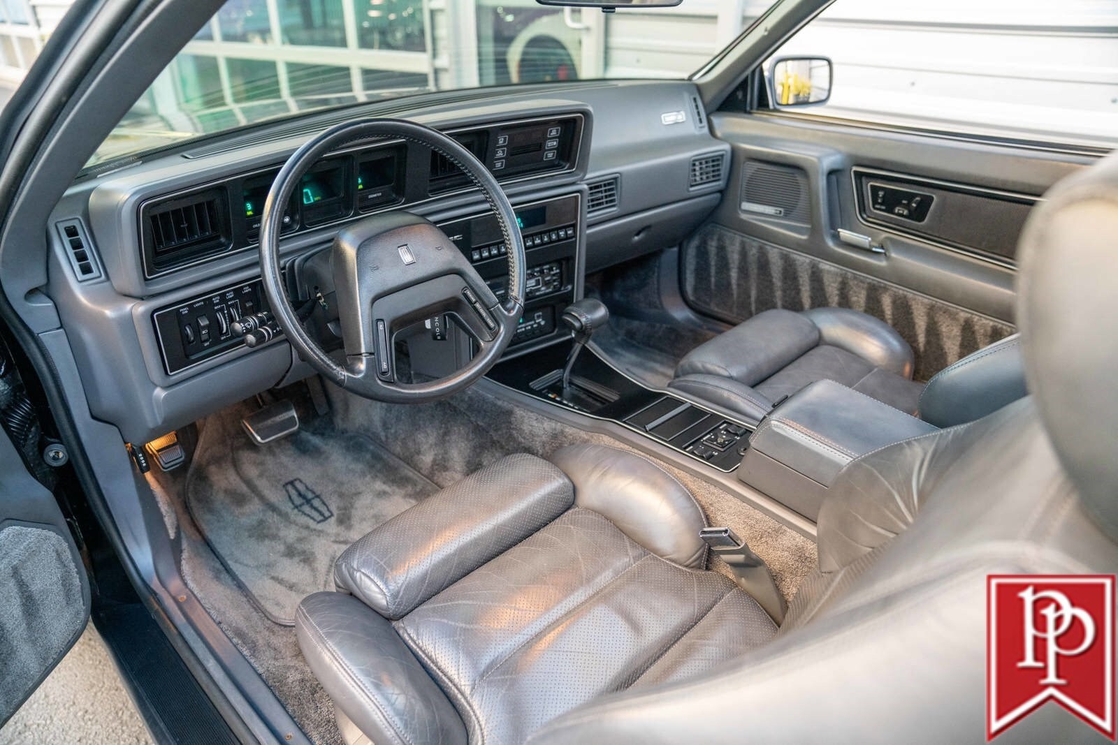 Lincoln-Continental-Mk-VII-1985-Coupe-13