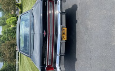Lincoln-Continental-town-car-1979-Black-Black-3