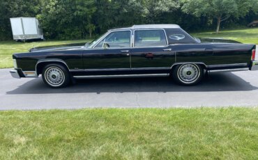 Lincoln-Continental-town-car-1979-Black-Black