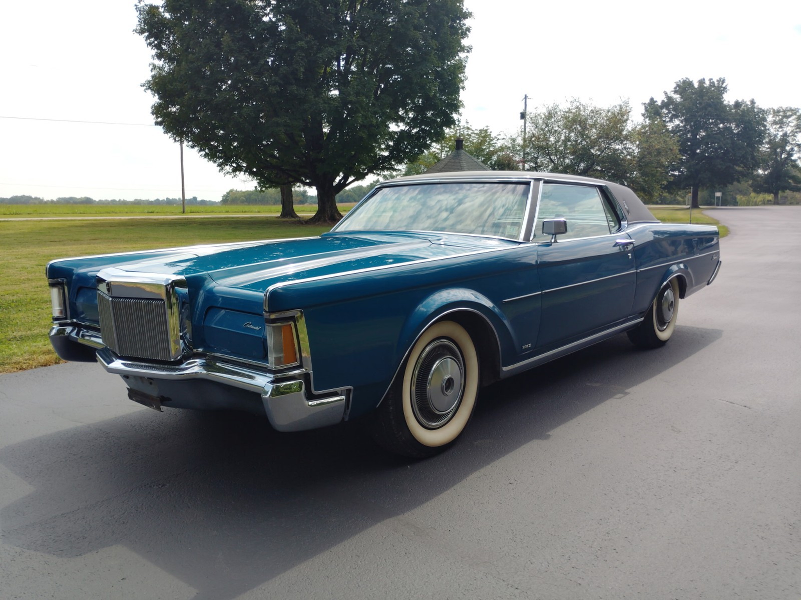 Lincoln-Mark-Series-1970-Coupe-9
