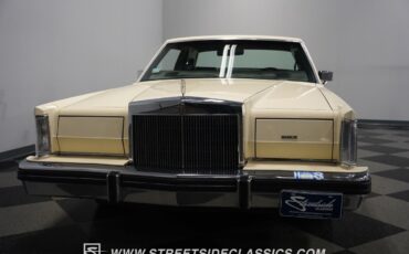 Lincoln-Mark-Series-1982-Coupe-23