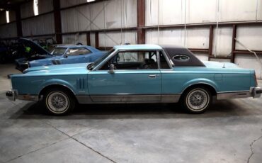 Lincoln-Mark-Series-1982-Sedan-3