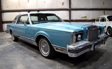 Lincoln-Mark-Series-1982-Sedan