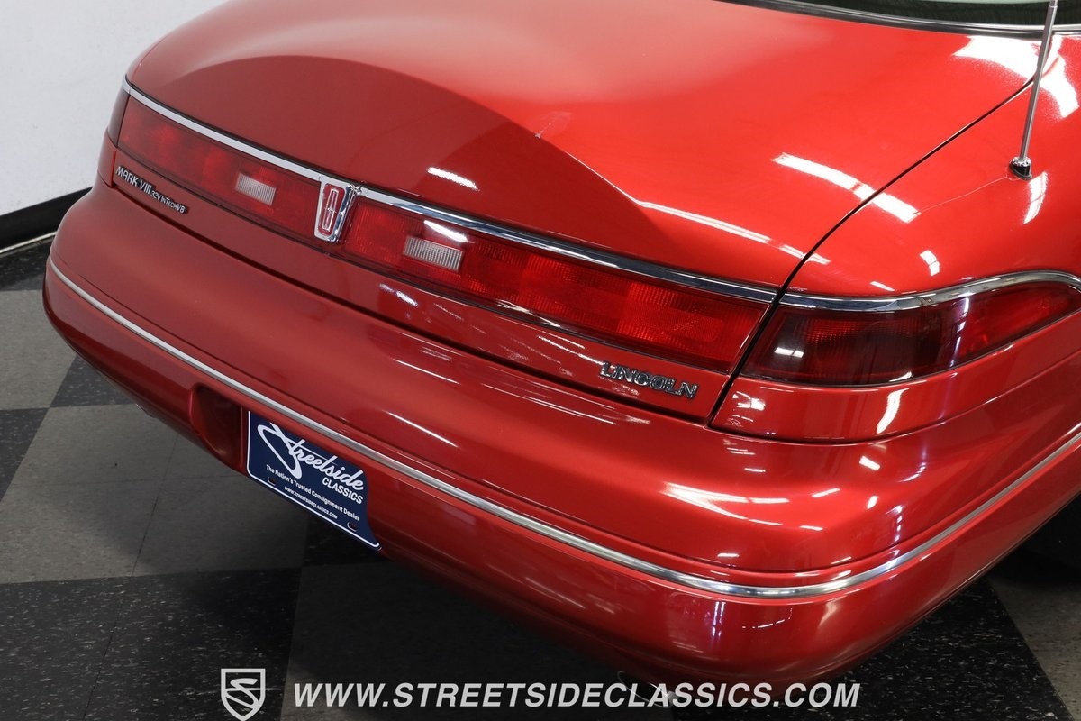 Lincoln-Mark-Series-1996-Coupe-24