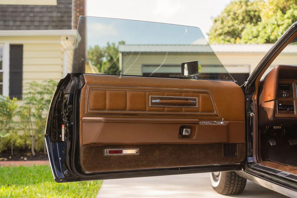 Lincoln-Mark-iv-1973-Black-Tan-14