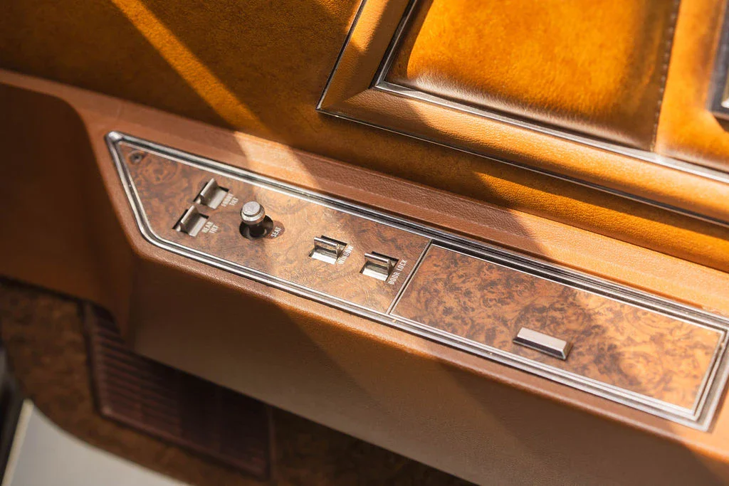 Lincoln-Mark-iv-1973-Black-Tan-23